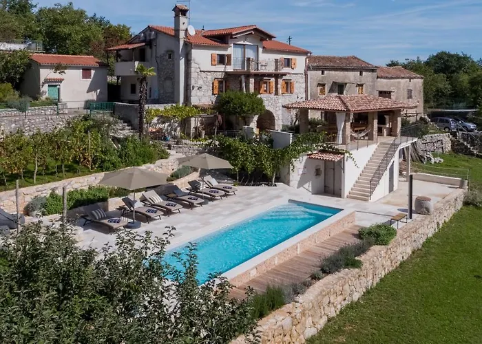 Oliti With Pool