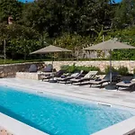 Oliti With Pool Vakantiehuis *