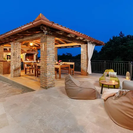 Oliti With Pool *